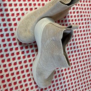 Vivaia Beige Knit High-Top Sneakers